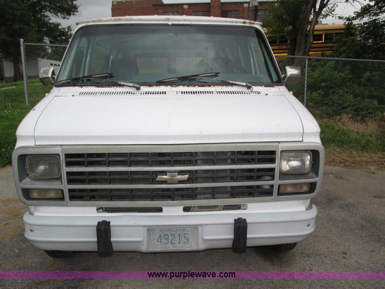 image for item H4585 1995 Chevrolet G10 van
