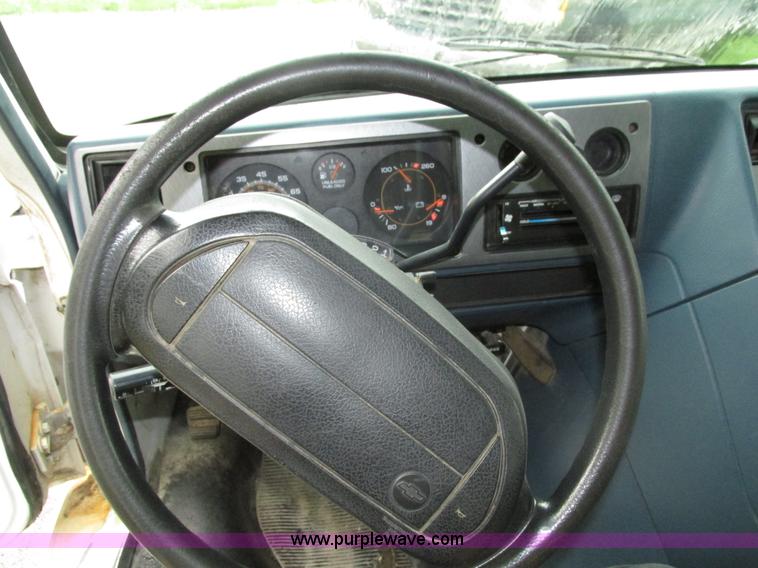 image for item H4585 1995 Chevrolet G10 van