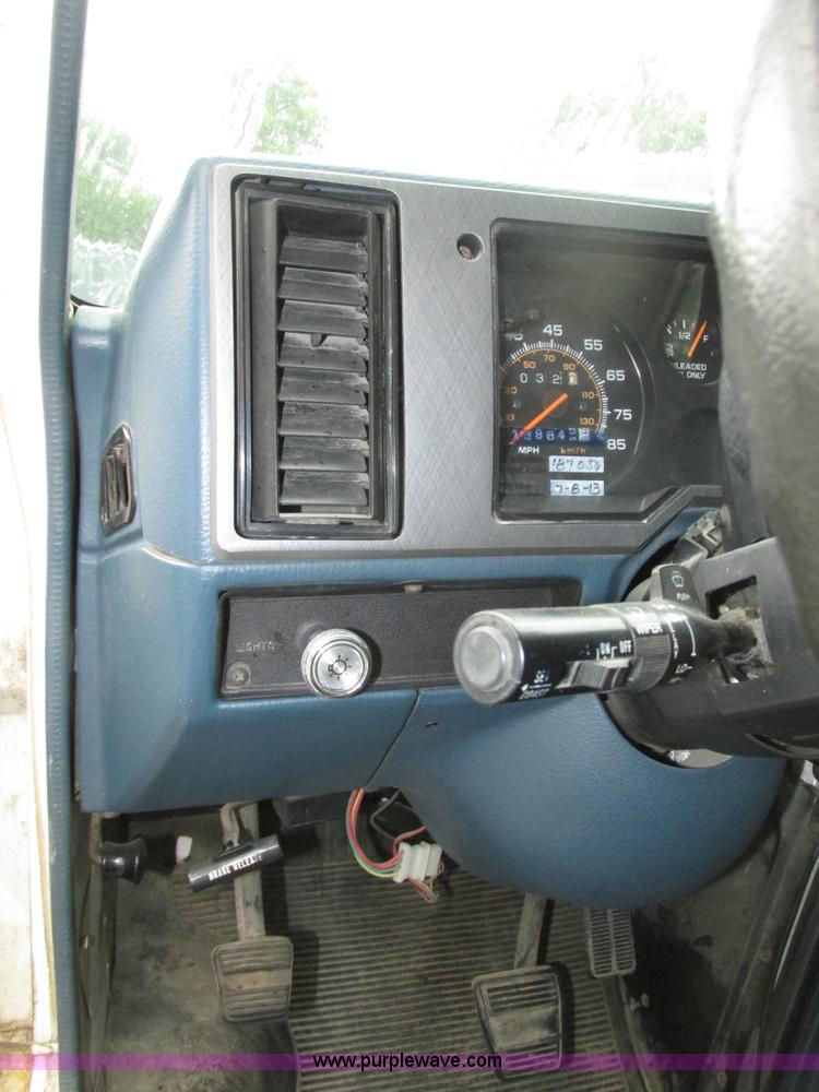 image for item H4585 1995 Chevrolet G10 van