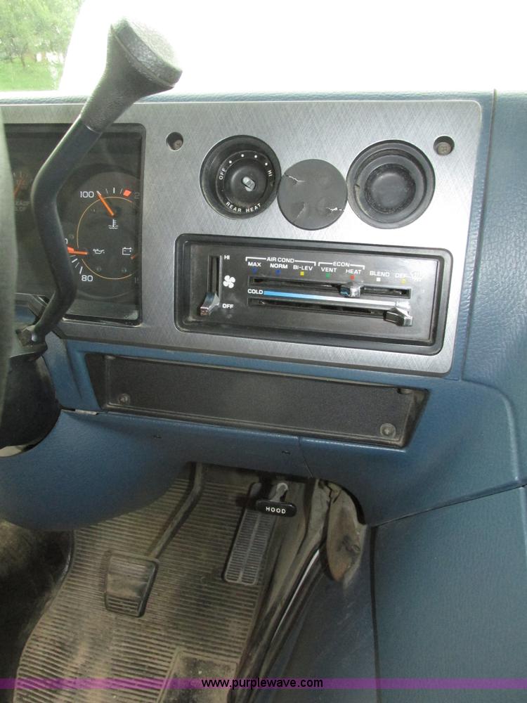 image for item H4585 1995 Chevrolet G10 van