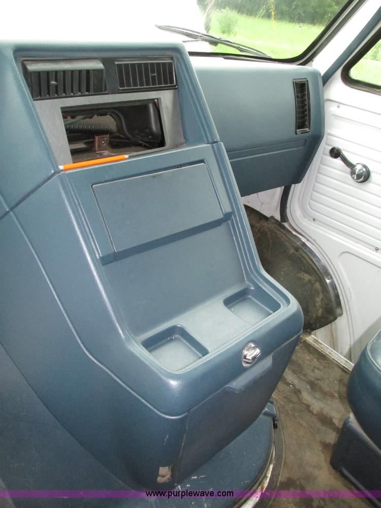 image for item H4585 1995 Chevrolet G10 van