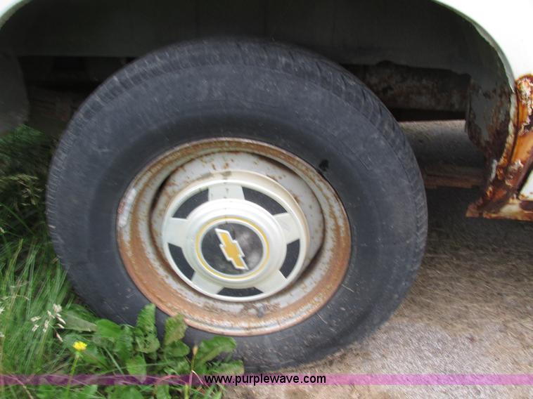 image for item H4585 1995 Chevrolet G10 van