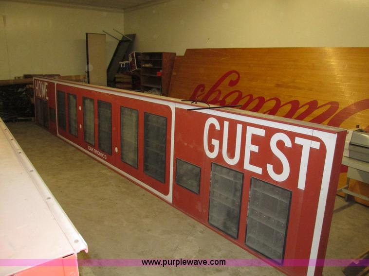 image for item H4586 (2) Daktornics FB1830 scoreboard