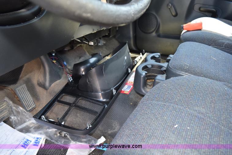 image for item H5036 2001 Chevrolet 1500 pickup truck