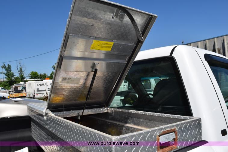 image for item H5036 2001 Chevrolet 1500 pickup truck