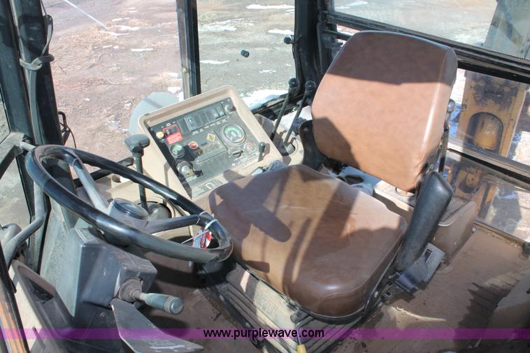 image for item H5830 1994 John Deere 310D backhoe