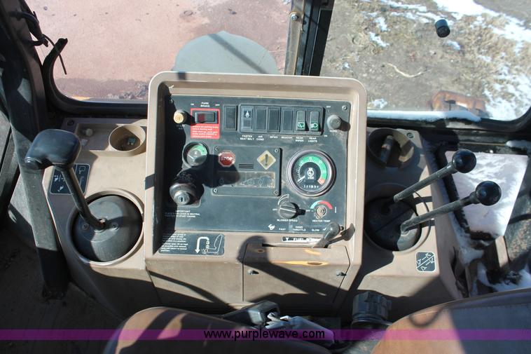 image for item H5830 1994 John Deere 310D backhoe