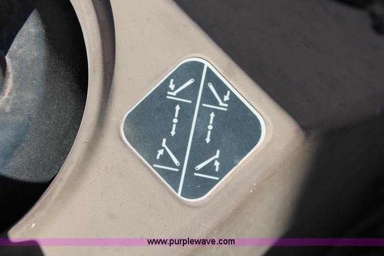 image for item H5830 1994 John Deere 310D backhoe