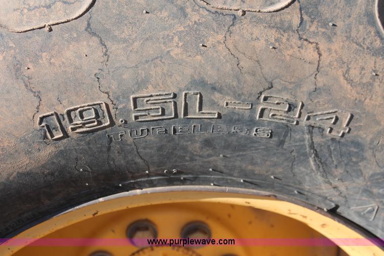 image for item H5830 1994 John Deere 310D backhoe