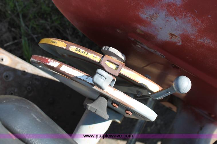 image for item H5831 1971 Massey-Ferguson 135 tractor