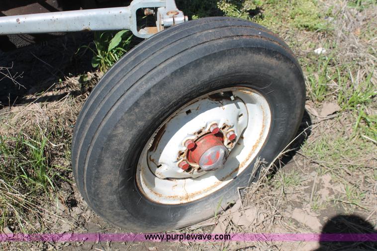 image for item H5831 1971 Massey-Ferguson 135 tractor