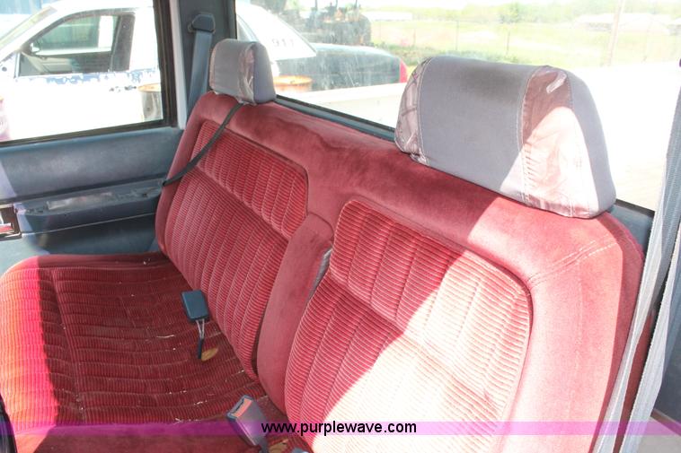 image for item H5835 1994 Chevrolet 1500 pickup truck