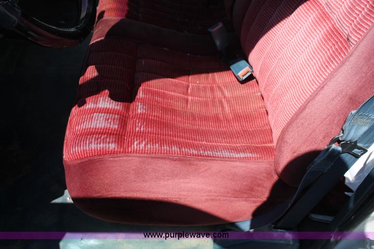 image for item H5835 1994 Chevrolet 1500 pickup truck