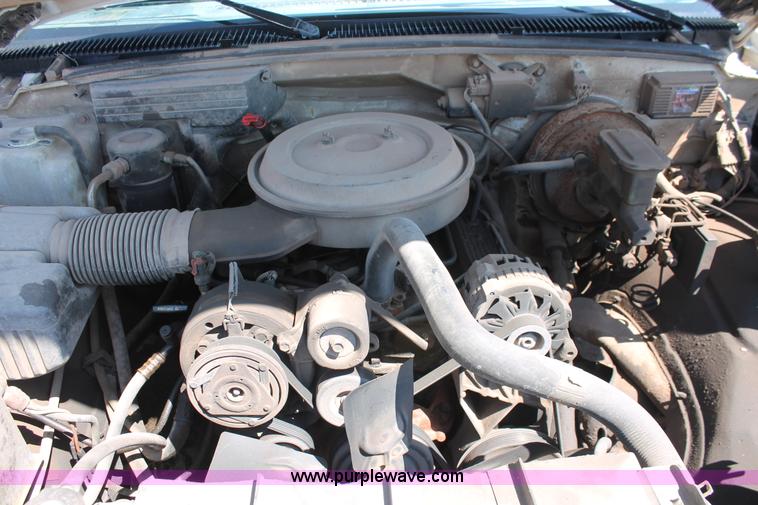 image for item H5835 1994 Chevrolet 1500 pickup truck