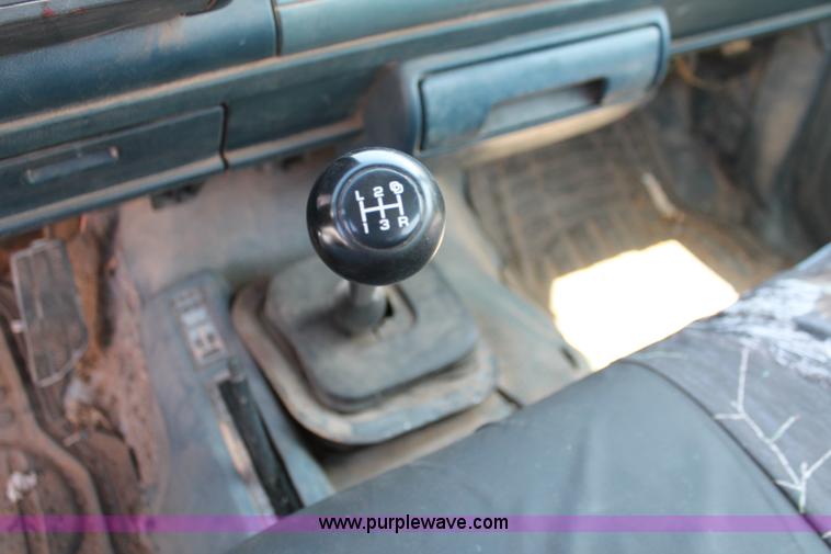 image for item H5836 1994 Chevrolet 2500 pickup truck