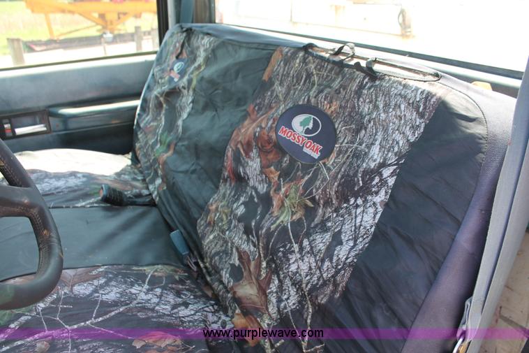 image for item H5836 1994 Chevrolet 2500 pickup truck