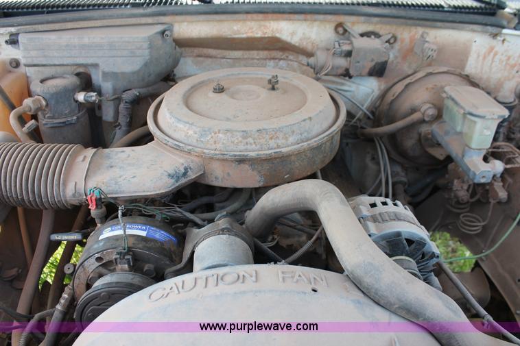 image for item H5836 1994 Chevrolet 2500 pickup truck