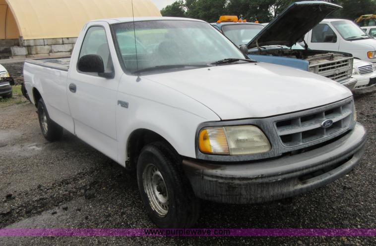 image for item I2077 1998 Ford F150 pickup truck
