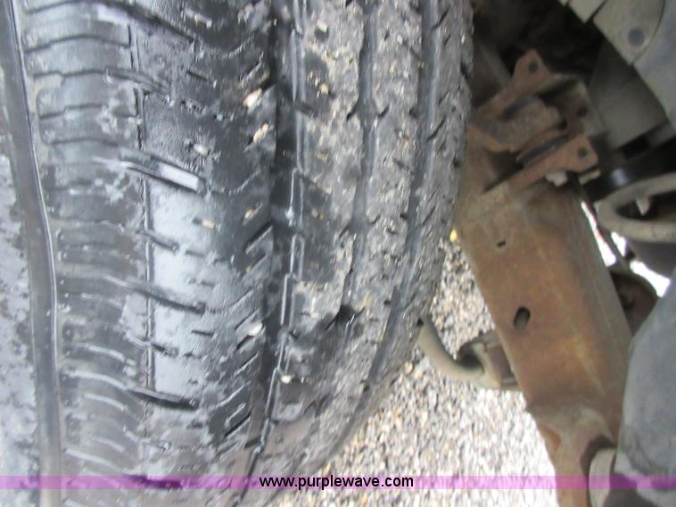 image for item I2077 1998 Ford F150 pickup truck