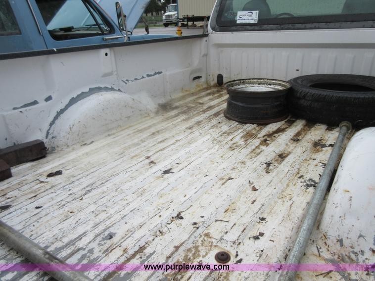 image for item I2077 1998 Ford F150 pickup truck