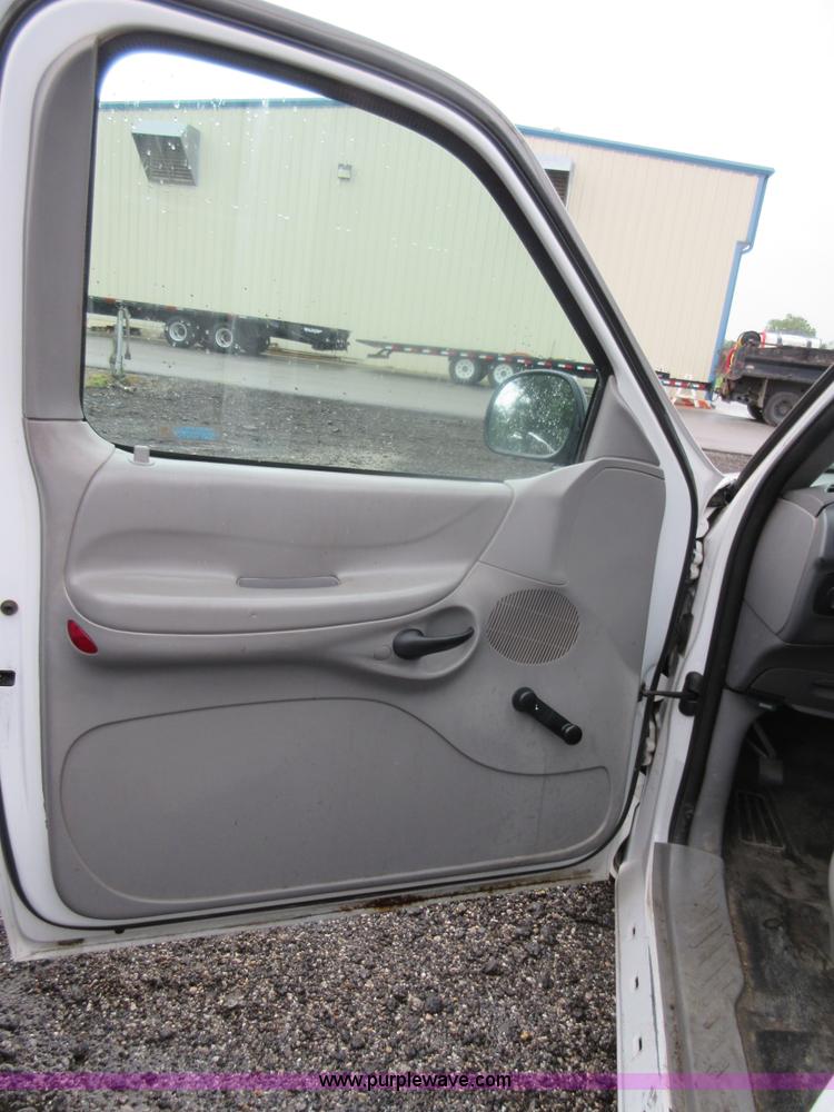 image for item I2077 1998 Ford F150 pickup truck