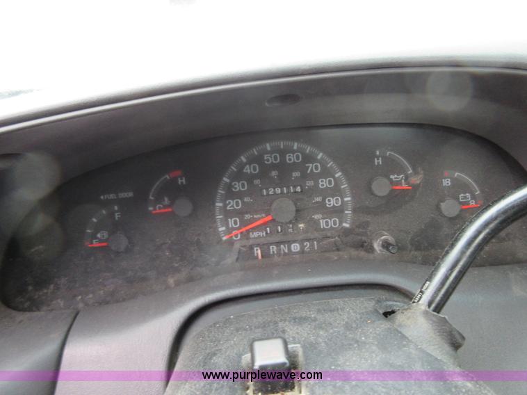 image for item I2077 1998 Ford F150 pickup truck