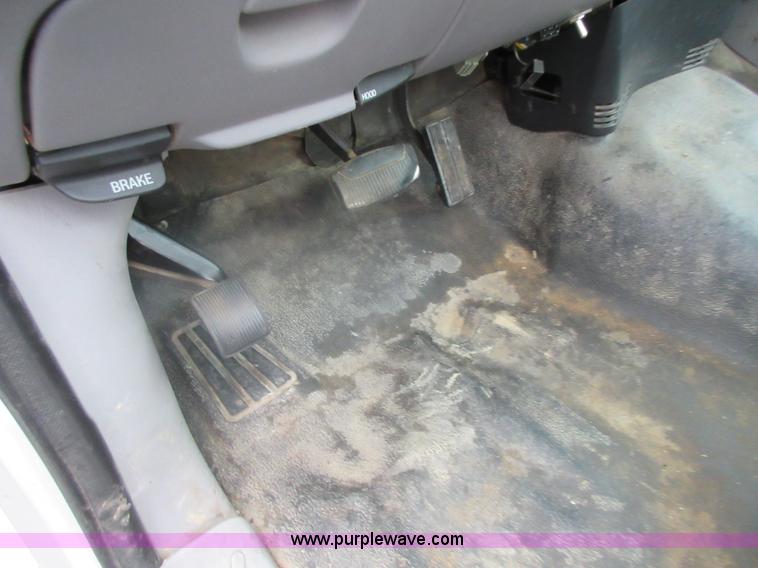 image for item I2077 1998 Ford F150 pickup truck