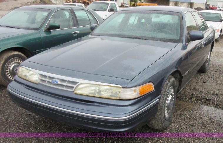 image for item I2078 1997 Ford Crown Victoria Police Interceptor