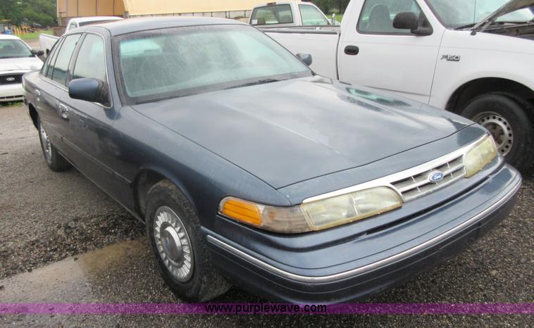 image for item I2078 1997 Ford Crown Victoria Police Interceptor