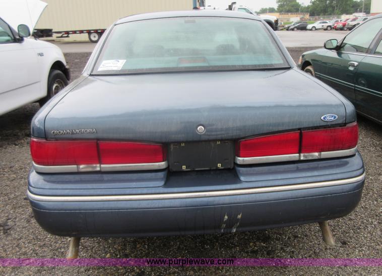 image for item I2078 1997 Ford Crown Victoria Police Interceptor
