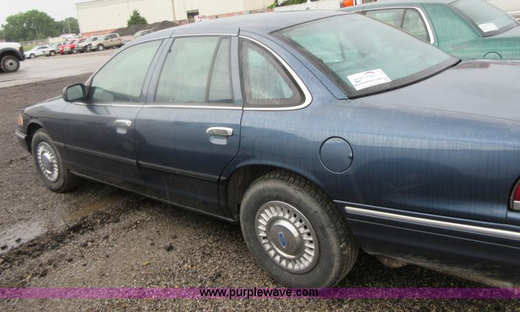 image for item I2078 1997 Ford Crown Victoria Police Interceptor