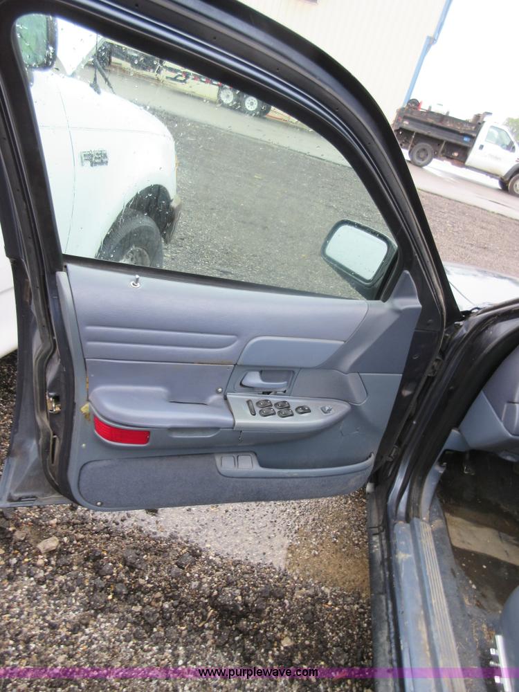 image for item I2078 1997 Ford Crown Victoria Police Interceptor