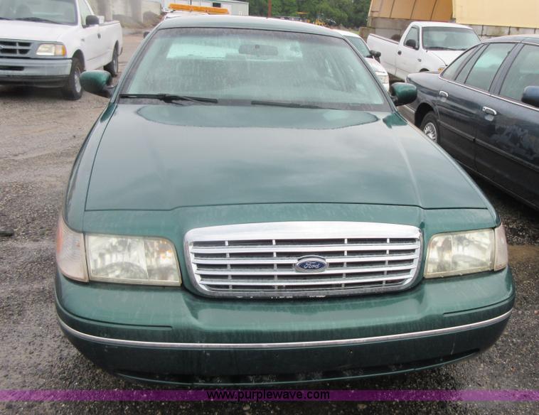 image for item I2079 2001 Ford Crown Victoria Police Interceptor