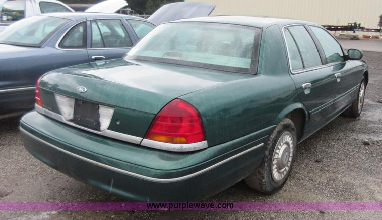 image for item I2079 2001 Ford Crown Victoria Police Interceptor