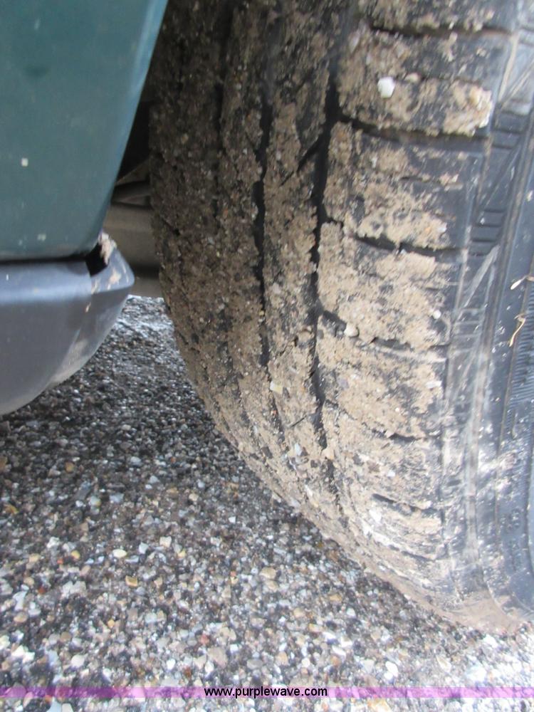 image for item I2079 2001 Ford Crown Victoria Police Interceptor