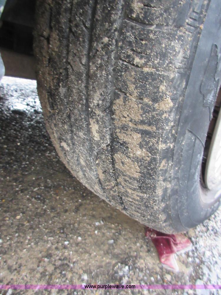 image for item I2079 2001 Ford Crown Victoria Police Interceptor