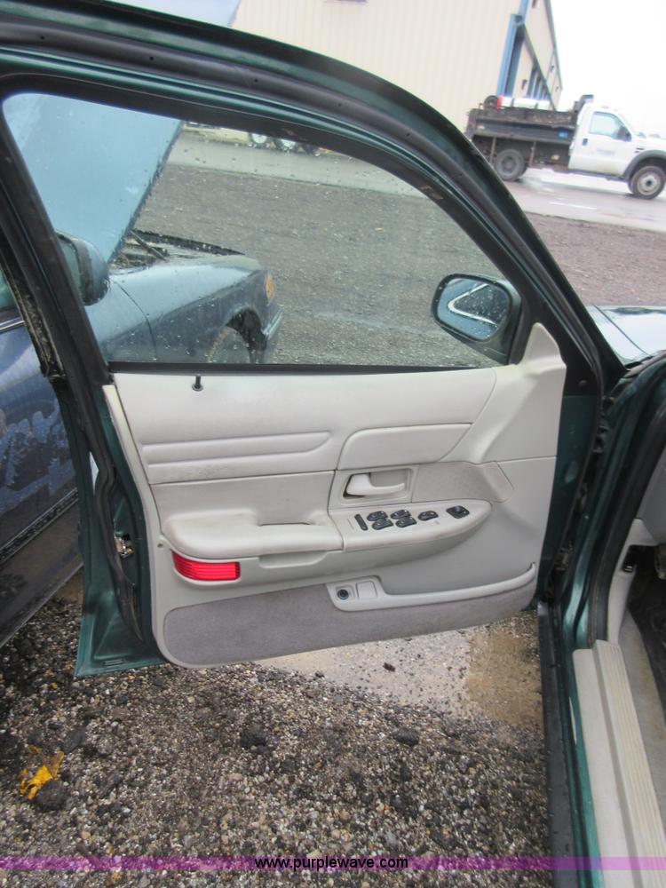 image for item I2079 2001 Ford Crown Victoria Police Interceptor