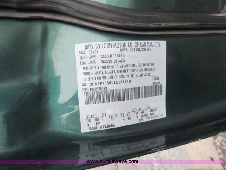 image for item I2079 2001 Ford Crown Victoria Police Interceptor