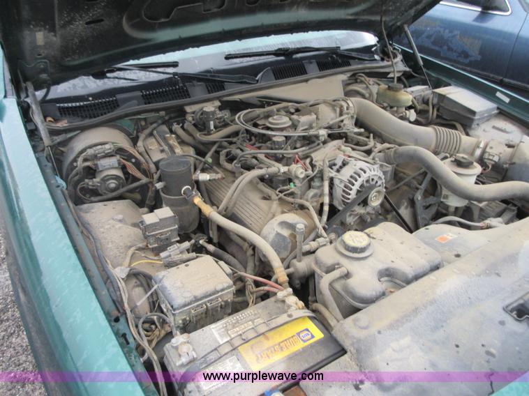 image for item I2079 2001 Ford Crown Victoria Police Interceptor