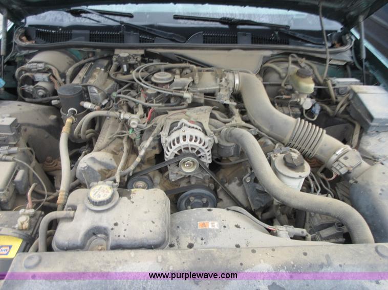 image for item I2079 2001 Ford Crown Victoria Police Interceptor