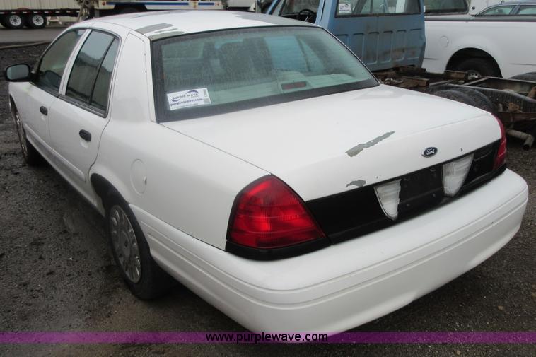 image for item I2082 2004 Ford Crown Victoria Police Interceptor