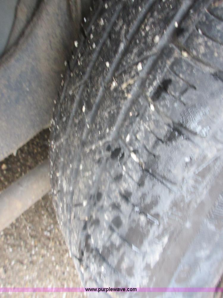 image for item I2082 2004 Ford Crown Victoria Police Interceptor