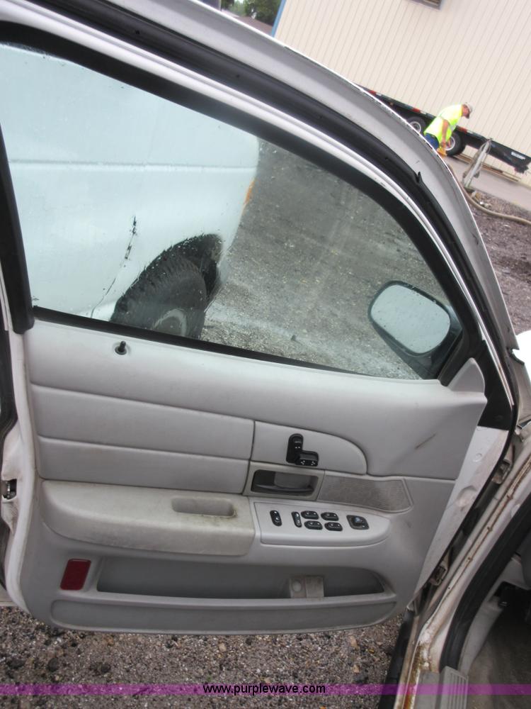 image for item I2082 2004 Ford Crown Victoria Police Interceptor