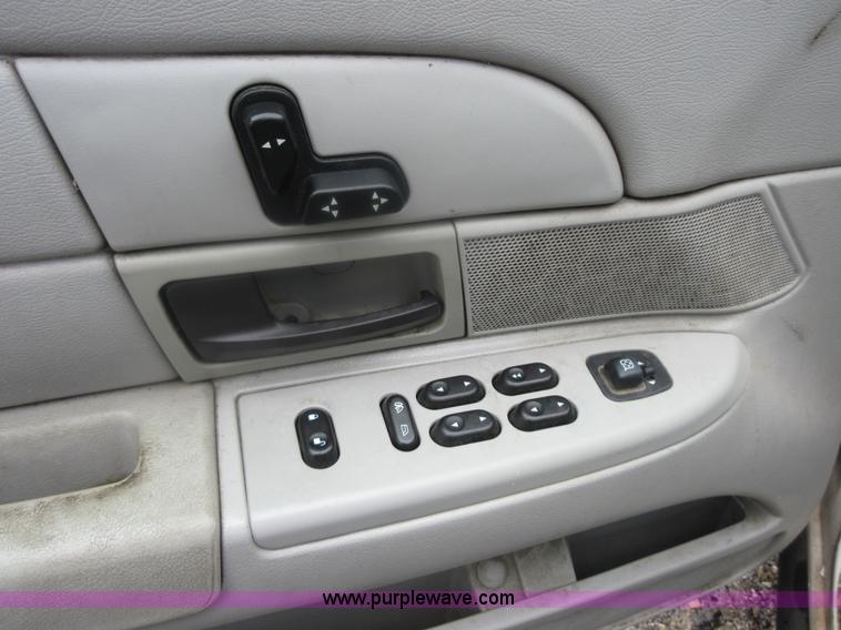 image for item I2082 2004 Ford Crown Victoria Police Interceptor