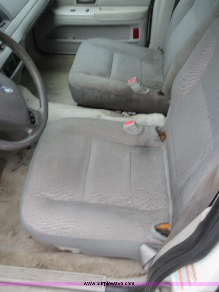 image for item I2082 2004 Ford Crown Victoria Police Interceptor