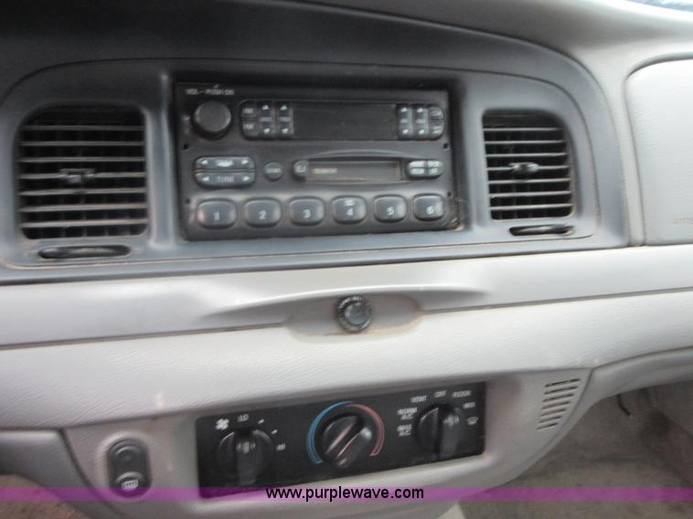 image for item I2082 2004 Ford Crown Victoria Police Interceptor