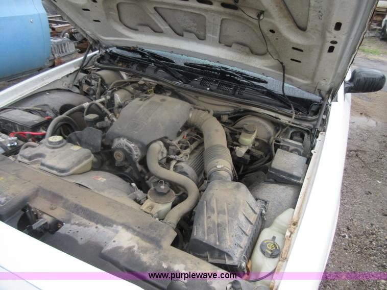 image for item I2082 2004 Ford Crown Victoria Police Interceptor