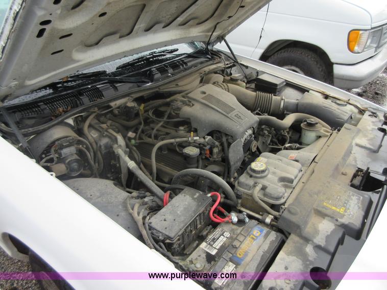 image for item I2082 2004 Ford Crown Victoria Police Interceptor