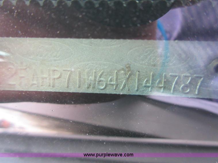 image for item I2082 2004 Ford Crown Victoria Police Interceptor