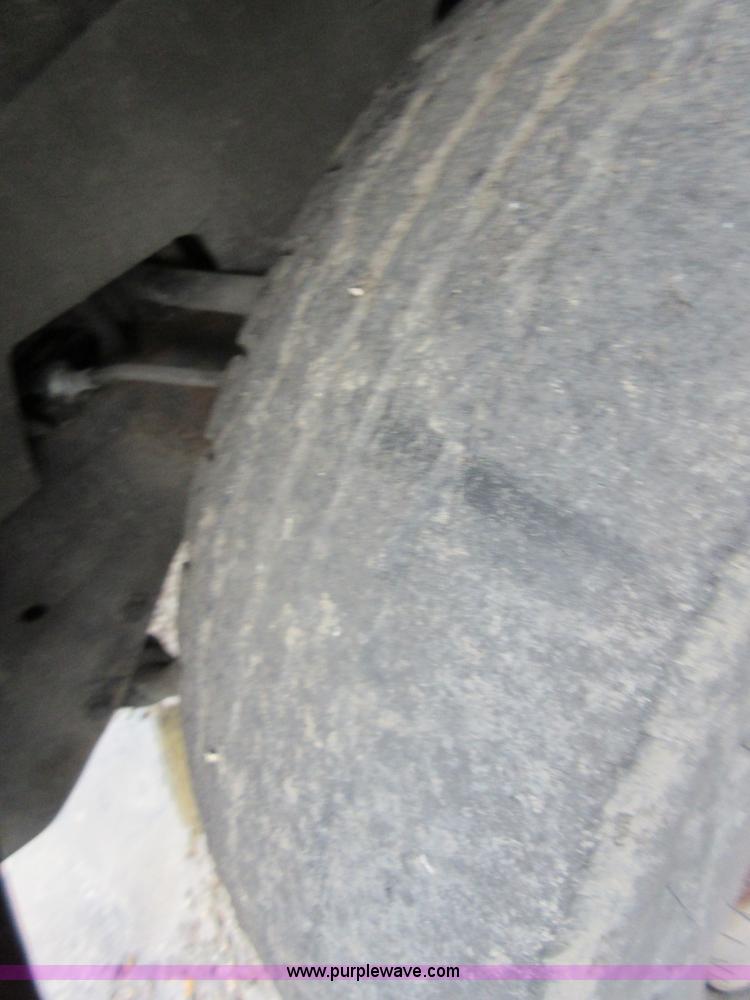 image for item I2084 1990 Chevrolet 2500 pickup truck cab and chassis